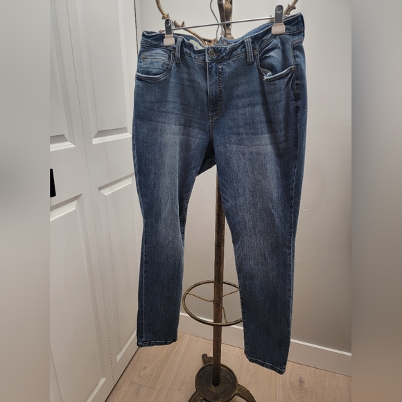 Kut from the Kloth Blue Boyfriend Jeans - Picture 1 of 10